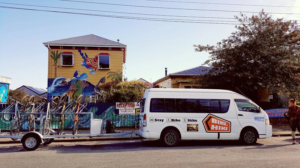 Bazil'S Backpackers Bbh Hostel & Surf School Уэстпорт Экстерьер фото